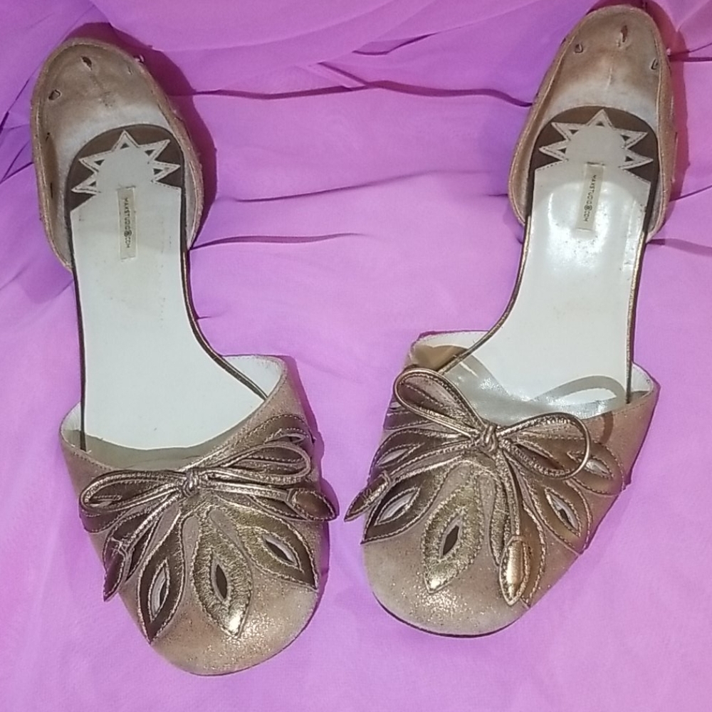 Cute gold flats